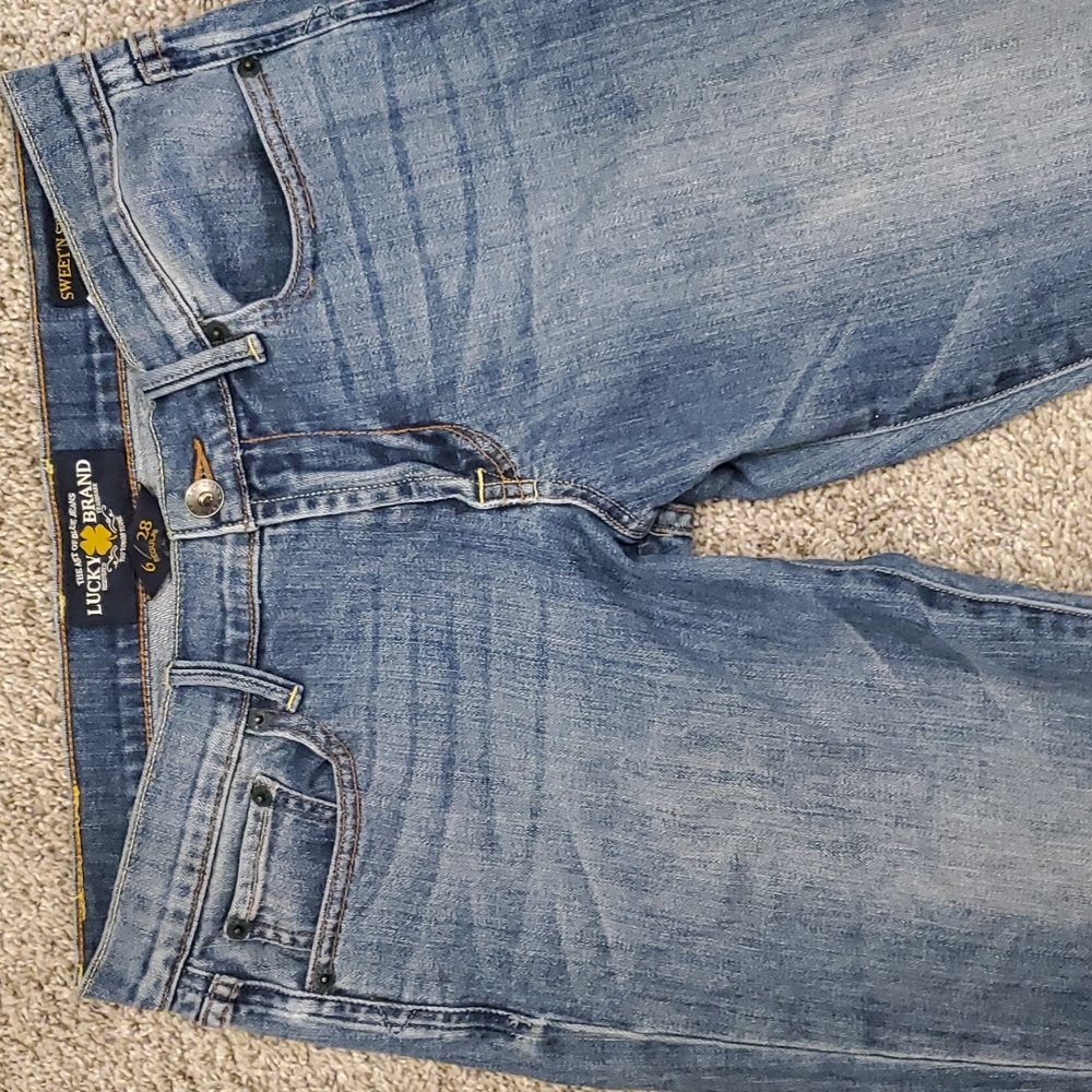 Lucky brand sweet & straight size 6/28 reg.